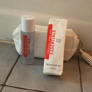 Rodan & Fields Eye Makeup Remover, Gauze & Pouch